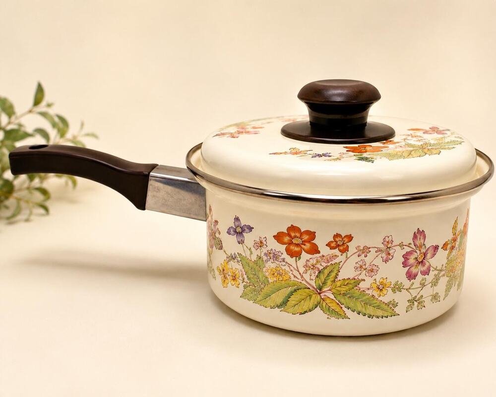 Vintage 1970s EKCO Country Garden Enamel Saucepan w/ Lid Floral Italy Cookware